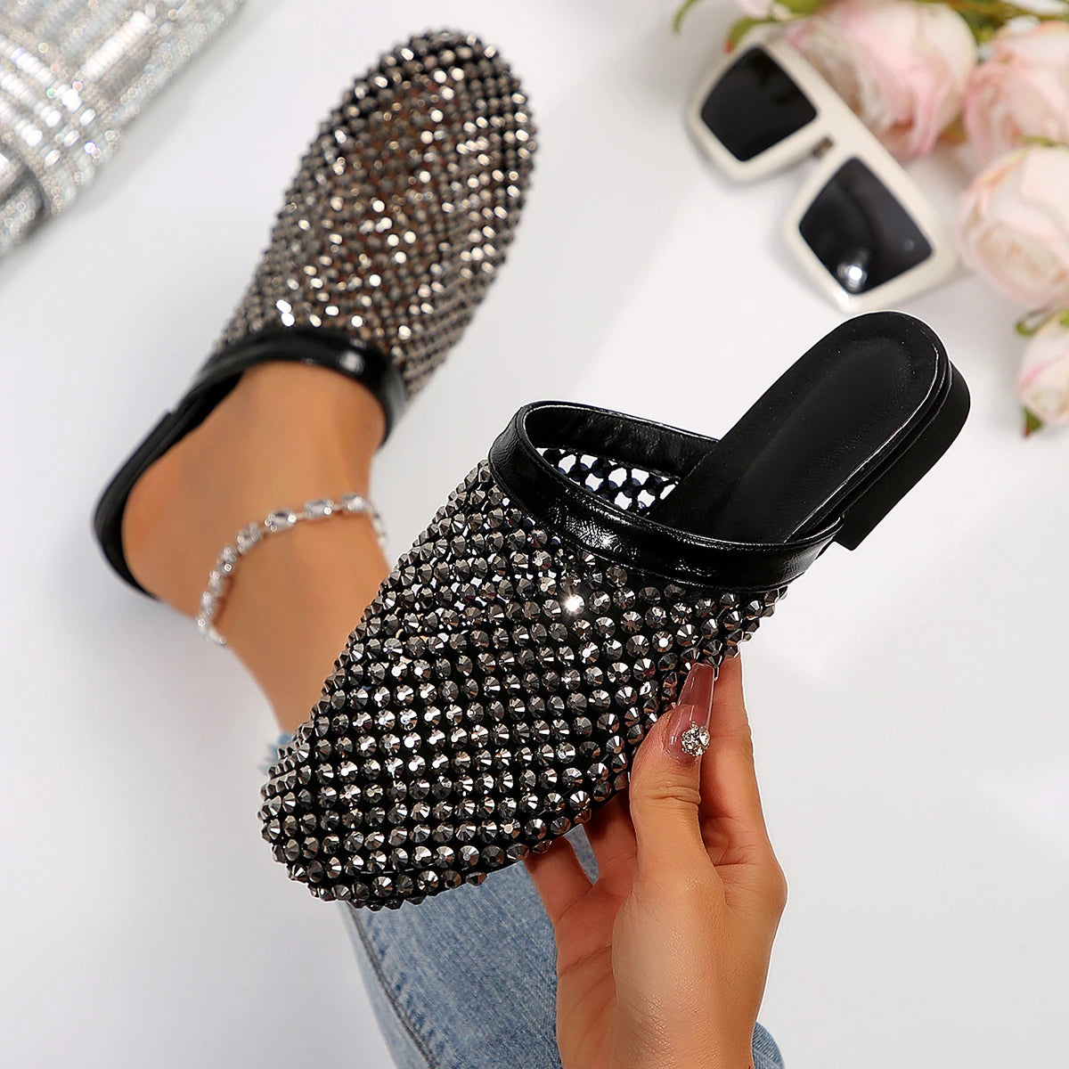 Sandália Rasteira Deluxe Strass Brilhante