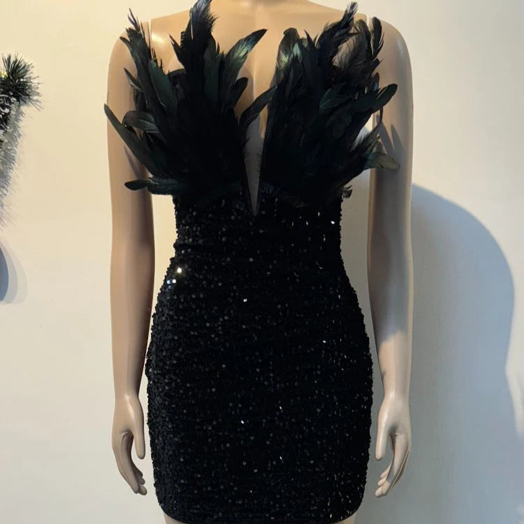 Vestido Curto com Penas Encanto Secreto
