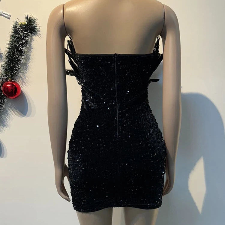 Vestido Curto com Penas Encanto Secreto